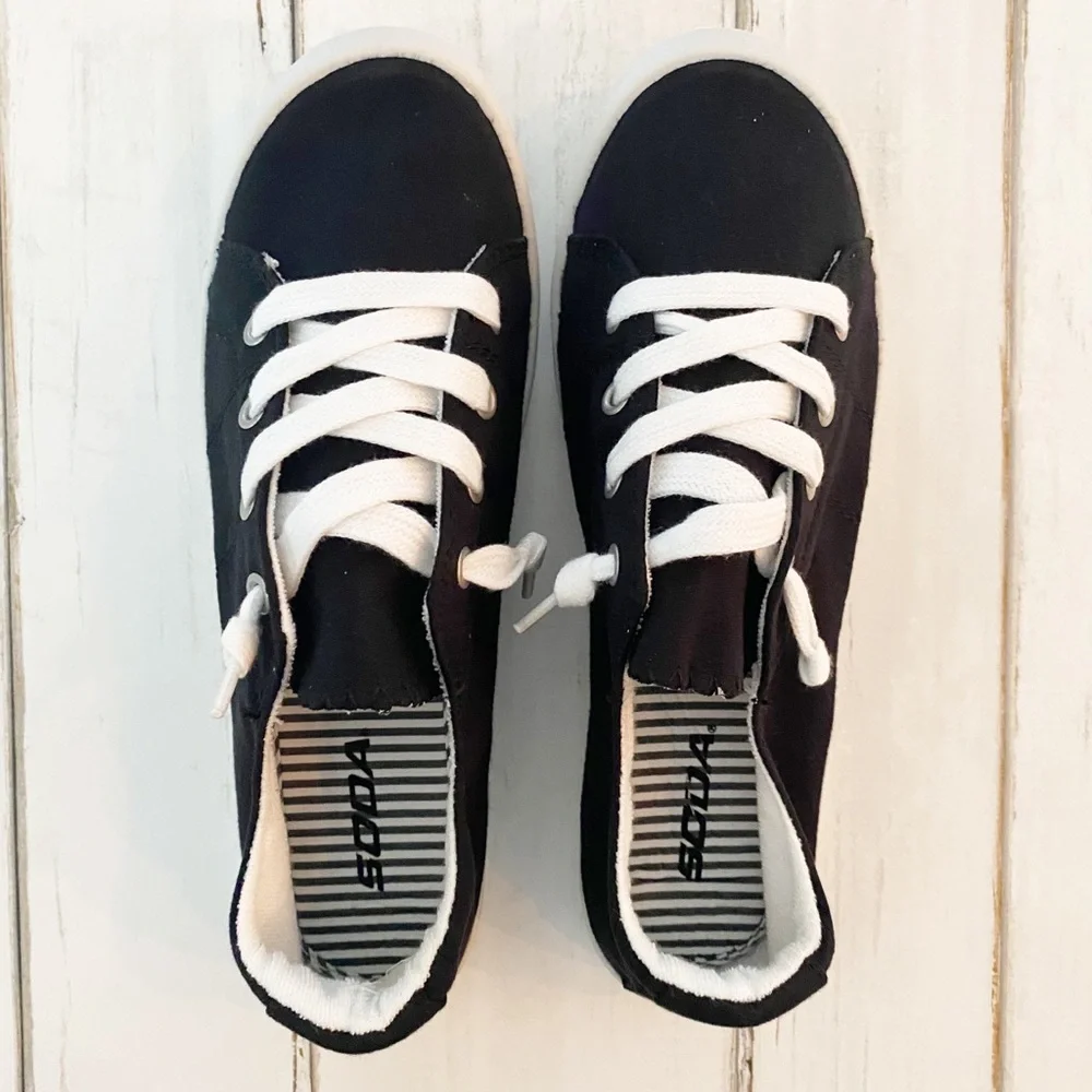 Women’s Canvas Slip on Sneakers New without box - Picture 2 of 5